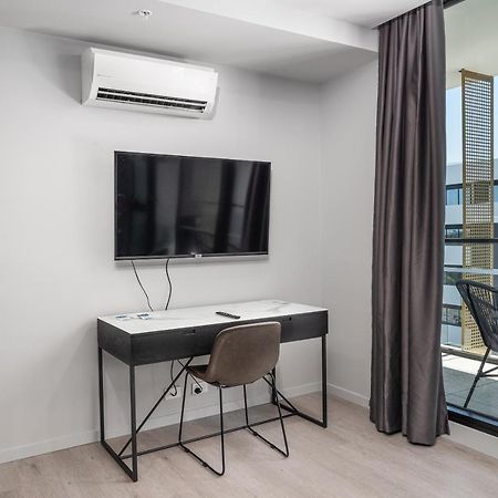 Oros Hotel And Apartments Oakleigh Esterno foto