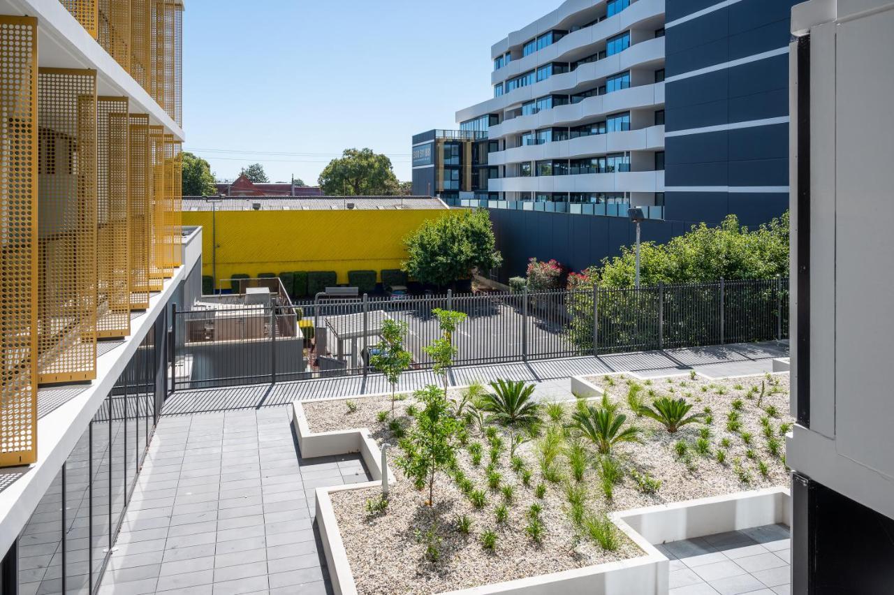 Oros Hotel And Apartments Oakleigh Esterno foto